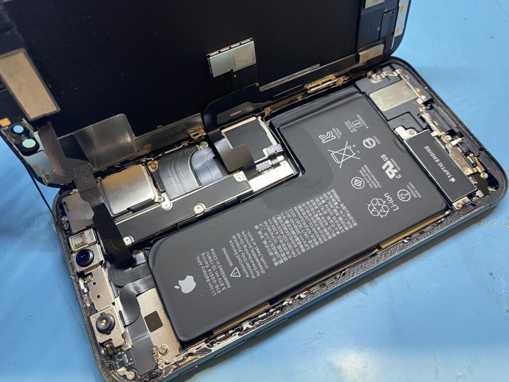 iPhoneXSの画面交換＆バッテリー交換