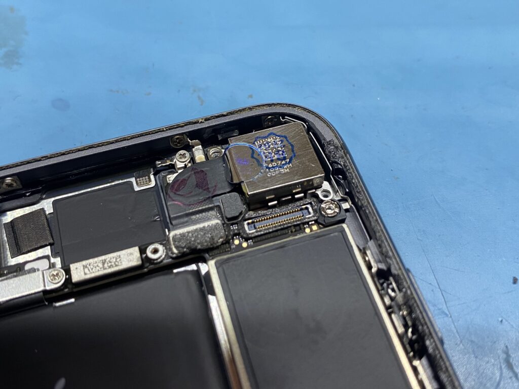 iPhone8バックカメラ 交換修理