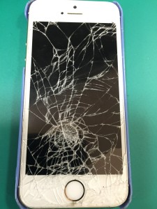 【iPhone修理☆フロントパネル】スマートクリアすすきのラフィラ本店iPhone/iPad修理専門店Proブログ2015/06/15