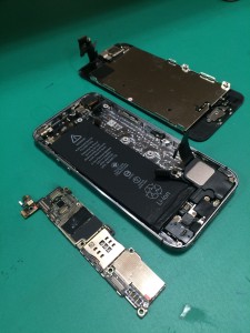 iPhone修理＜水没、バッテリー＞スマートクリアすすきのラフィラ本店iPhone/iPad修理専門店Proブログ2015/11/16
