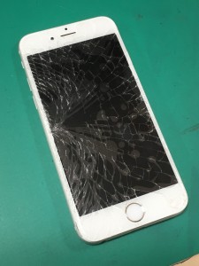 【ガラス割れのオンパレード!!!】スマートクリアすすきのラフィラ本店iPhone/iPad修理専門店Proブログ2016/03/01