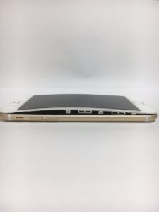 膨張したiPhoneのバッテリー