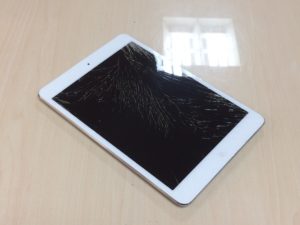 札幌市中央区より『使っていて落としてしまって・・・』スマートクリアすすきのラフィラ本店iPhone/iPad修理専門店Proブログ2017/01/27