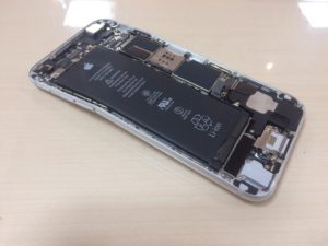 札幌市西区より『iPhoneが曲がってしまって・・・』スマートクリアすすきのラフィラ本店iPhone/iPad修理専門店Proブログ2017/03/05
