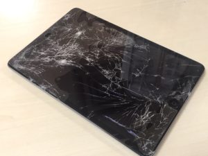 札幌市中央区より　「落としてしまい」スマートクリアすすきのラフィラ本店iPhone/iPad修理専門店Proブログ2017/05/19