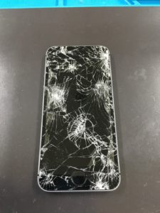 車に轢かれたって平気！？ iPhone/iPad修理専門店スマートクリア 千歳店ブログ2018/3/9