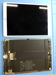 iPad Proのパネル交換も、スマートクリア麻生店へ！