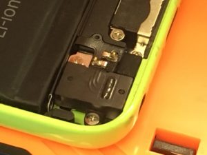 iPhone5、5cのホームボタンの修理も、スマートクリア伏古店へ！