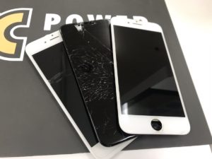 画面割れが原因で起こりえる2次災害、早めに修理して未然に回避!　iPhone（アイフォン）のことならドン・キホーテ小樽店3階スマートクリアへ!