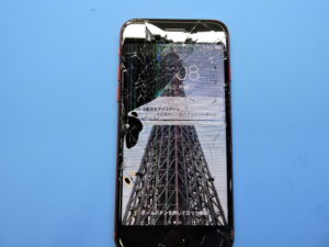 iPhone8の液晶割れならスマートクリアトライアル伏古店へ!