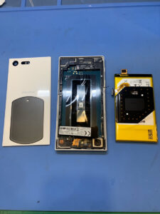 XPERIAバッテリーが膨張した！交換修理ならスマートクリア新札幌カテプリ 店へお任せ！