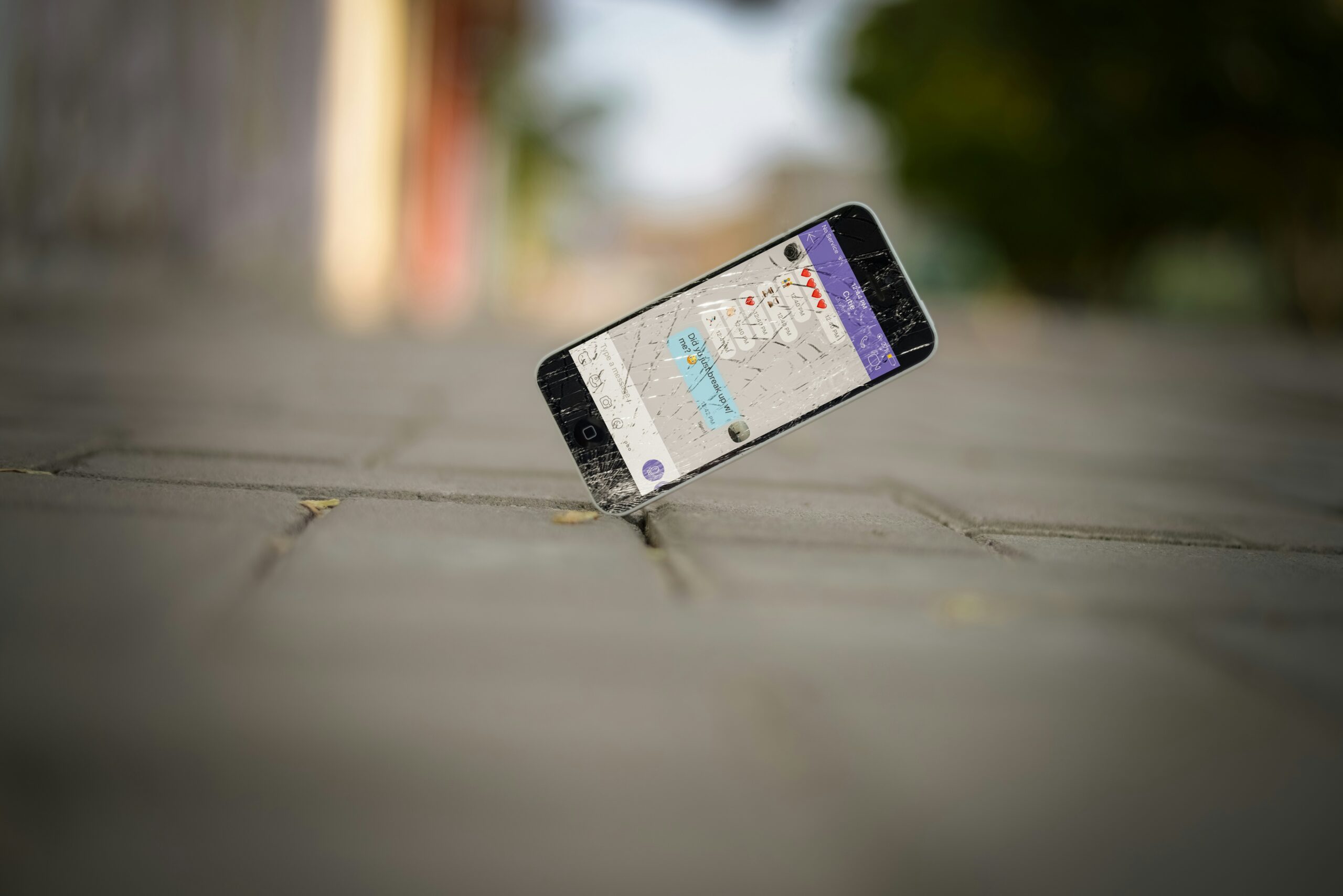 iPhoneを直したいけど契約者じゃないとダメ??