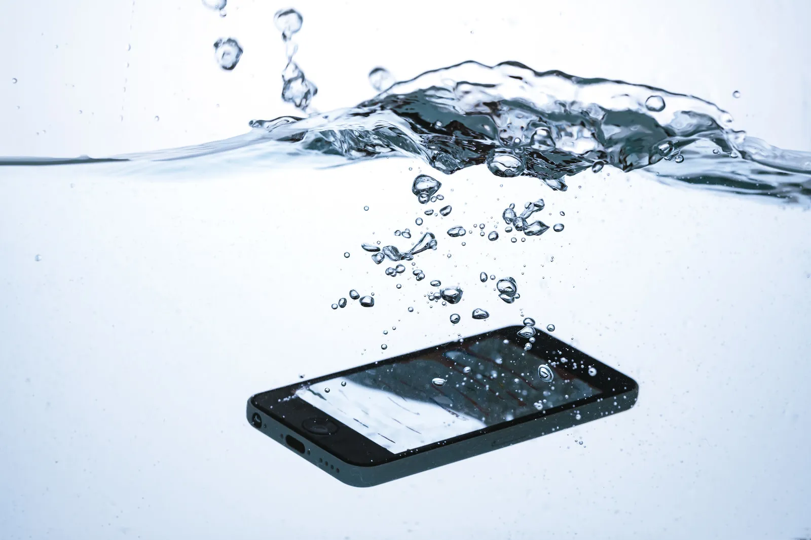 水没　iPhone