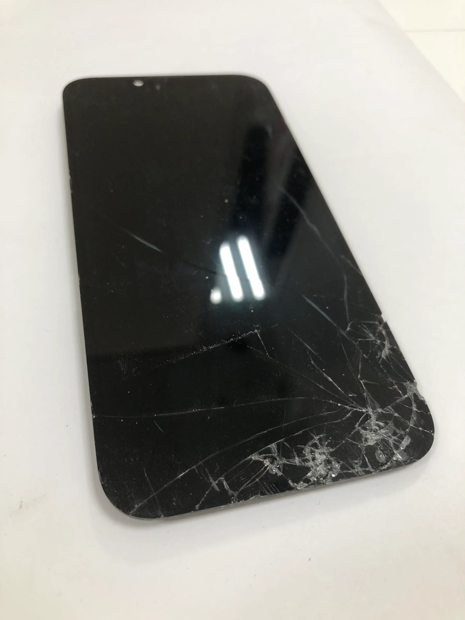 iphone12　画面割れ パネル