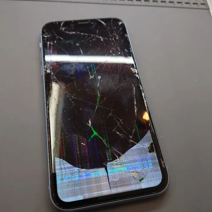 iPhone11 液晶割れ修理