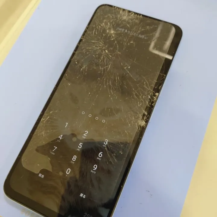 画面割れのXiaomiスマホ