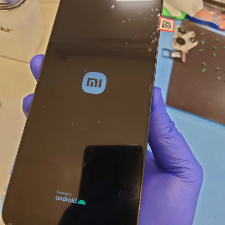 画面割れのXiaomiスマホ
