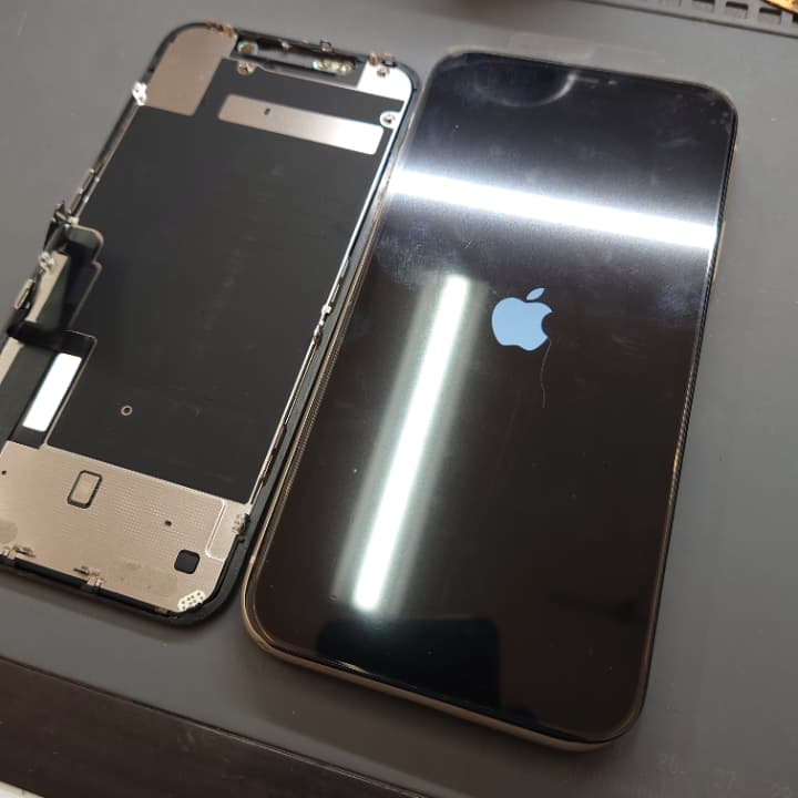 iPhoneXR 液晶割れ修理