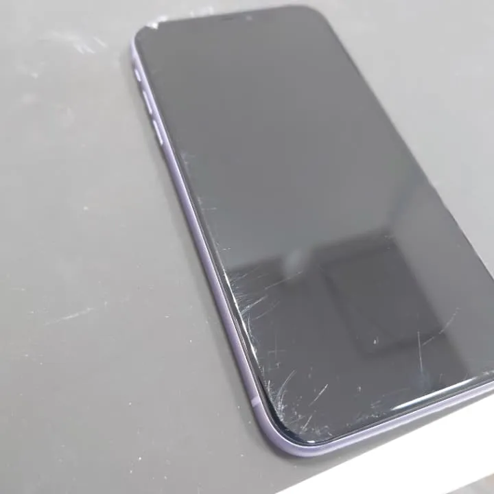 iPhone11 画面割れ