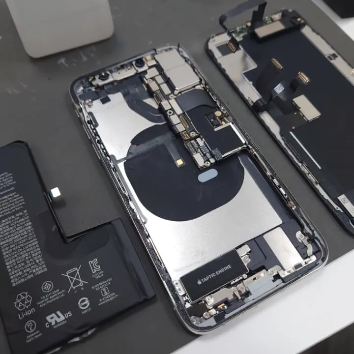 iPhoneXS バッテリー交換