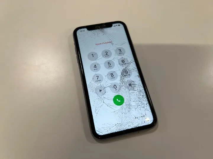 iPhone,iPhone11,画面,画面割れ,バキバキ,画面交換,即日修理