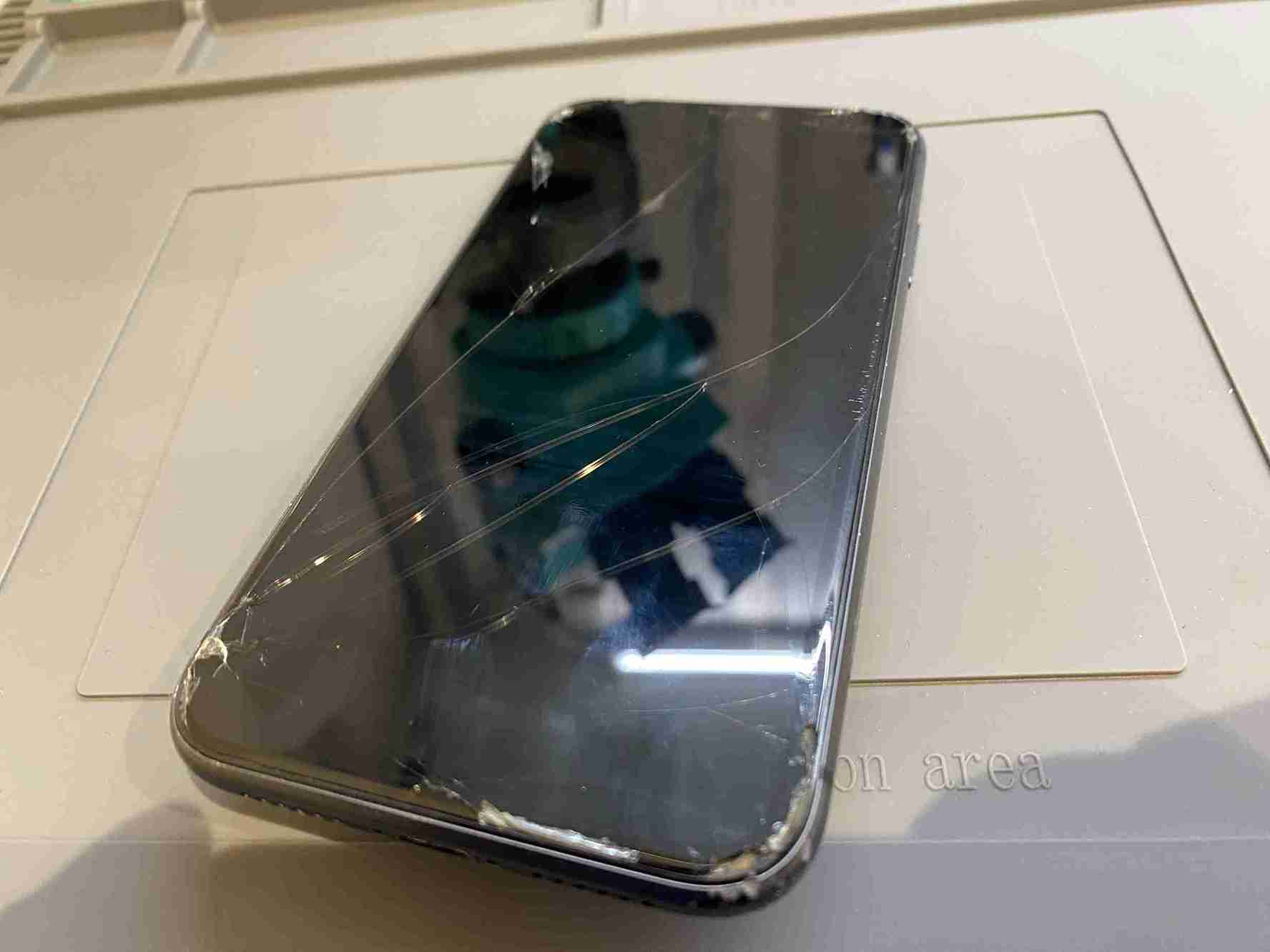 iPhone11パネル交換前