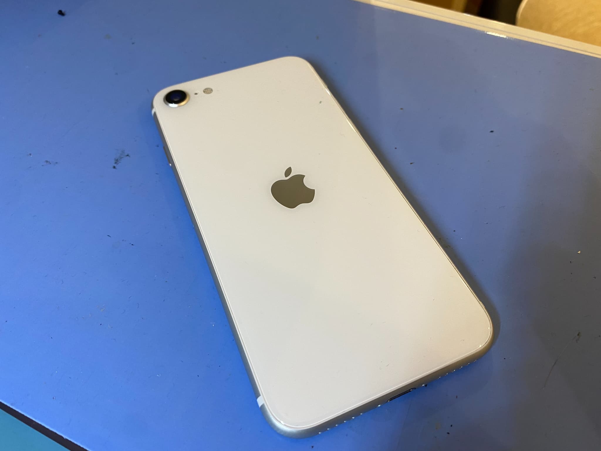 iPhoneSE2　バックカメラ交換