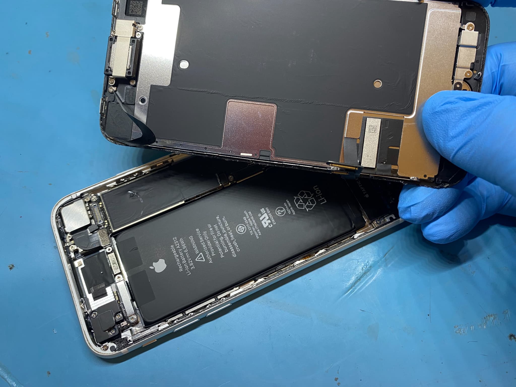 iPhoneSE2　バックカメラ交換