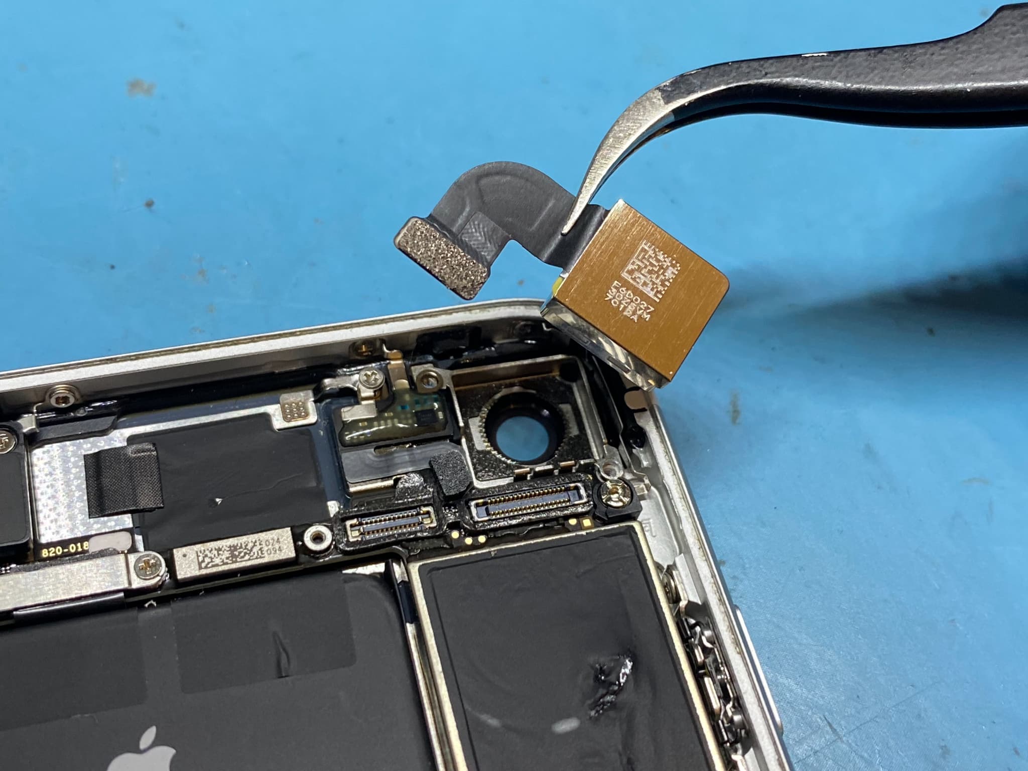 iPhoneSE2　バックカメラ交換