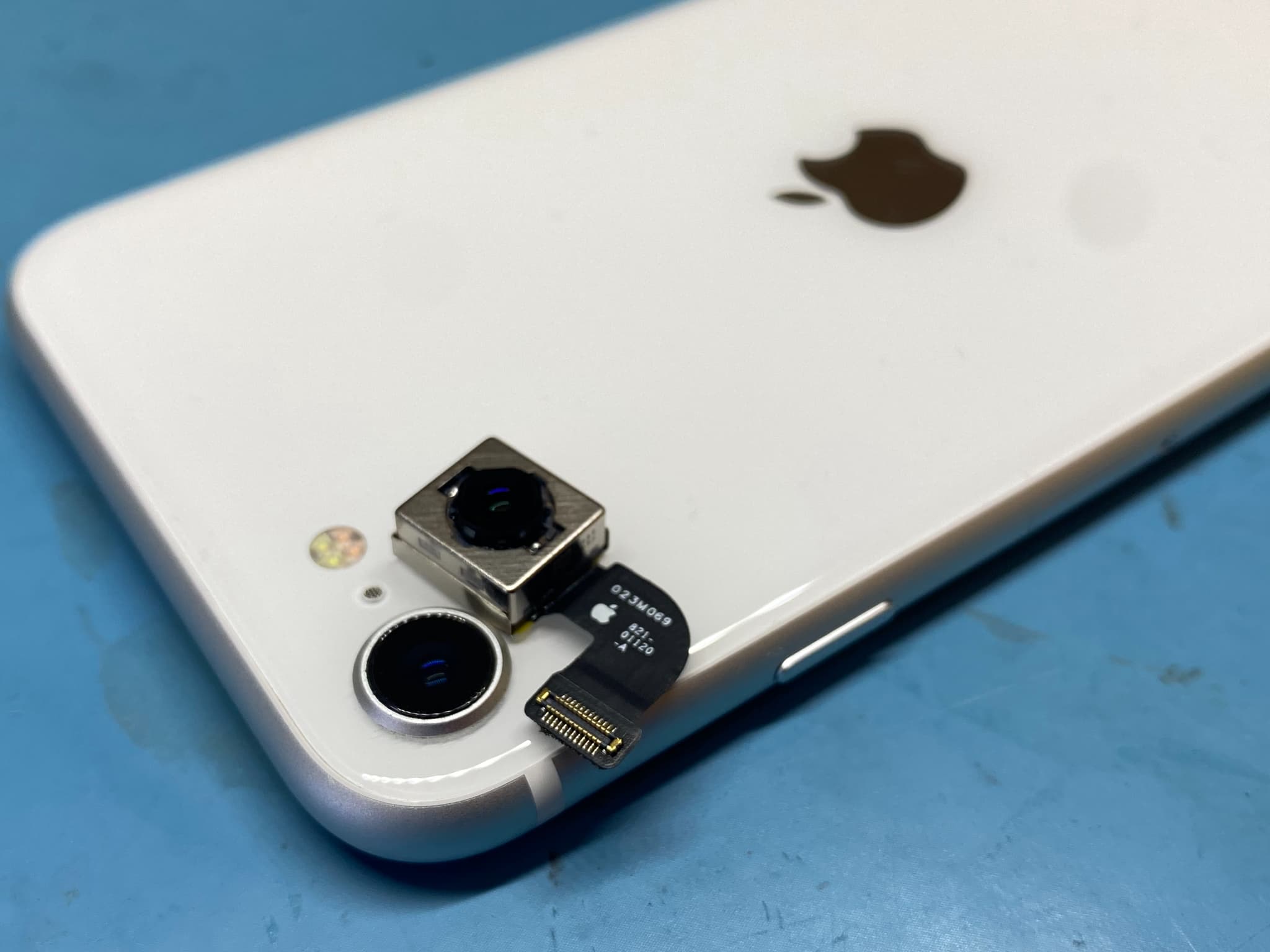 iPhoneSE2　バックカメラ交換