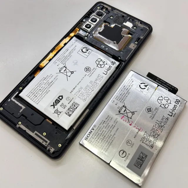 Xperia 10Ⅱのバッテリー交換
