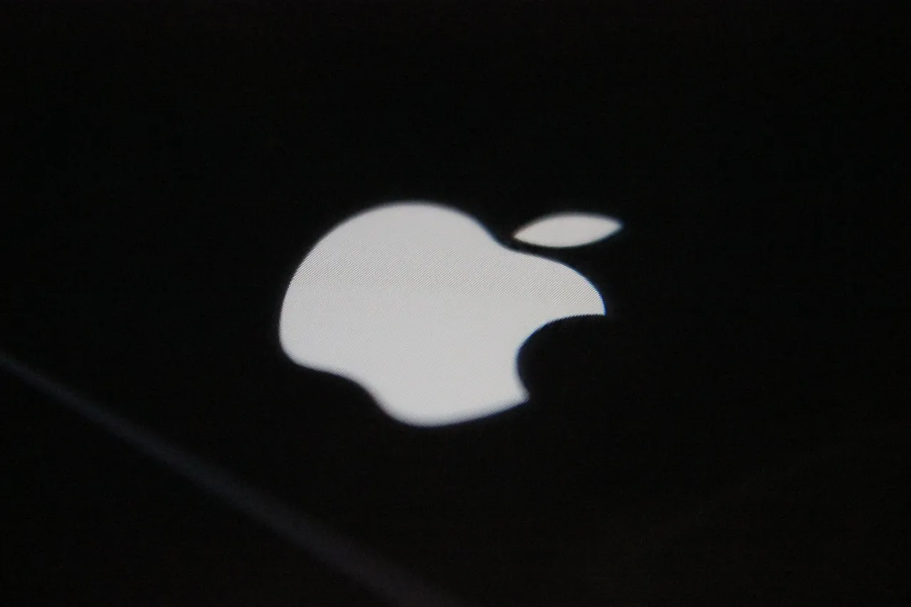 🔧 修理事例①:iPhone 14のリンゴループ(起動不良)を基板クリーニングで復旧!