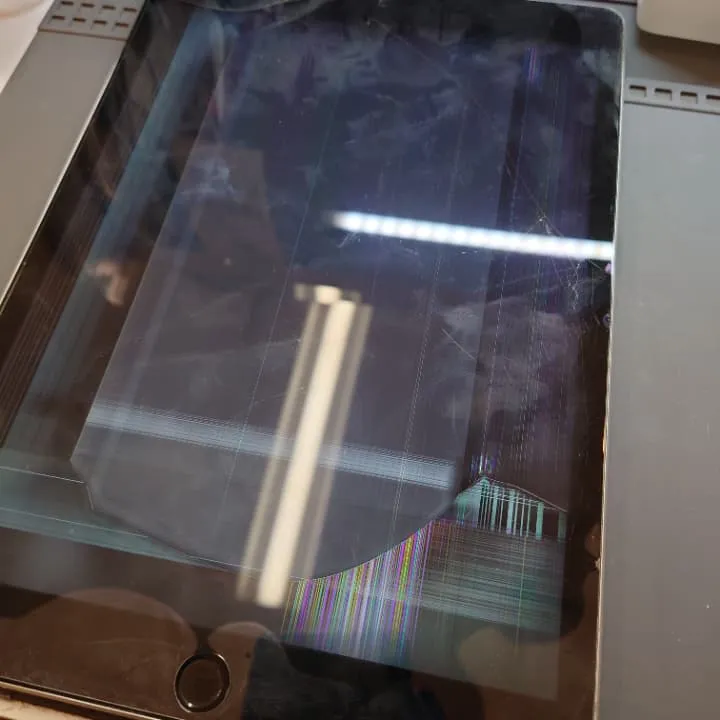 iPadの液晶修理も即日対応