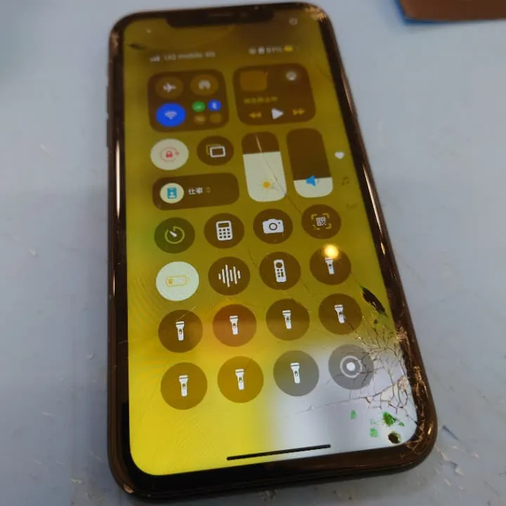 iPhone11画面割れ修理