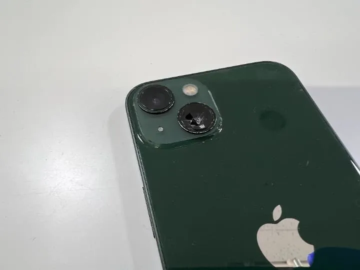 iPhone13,アイホン,カメラ,レンズ,割れた,綺麗に撮れない,レンズ交換,即日修理