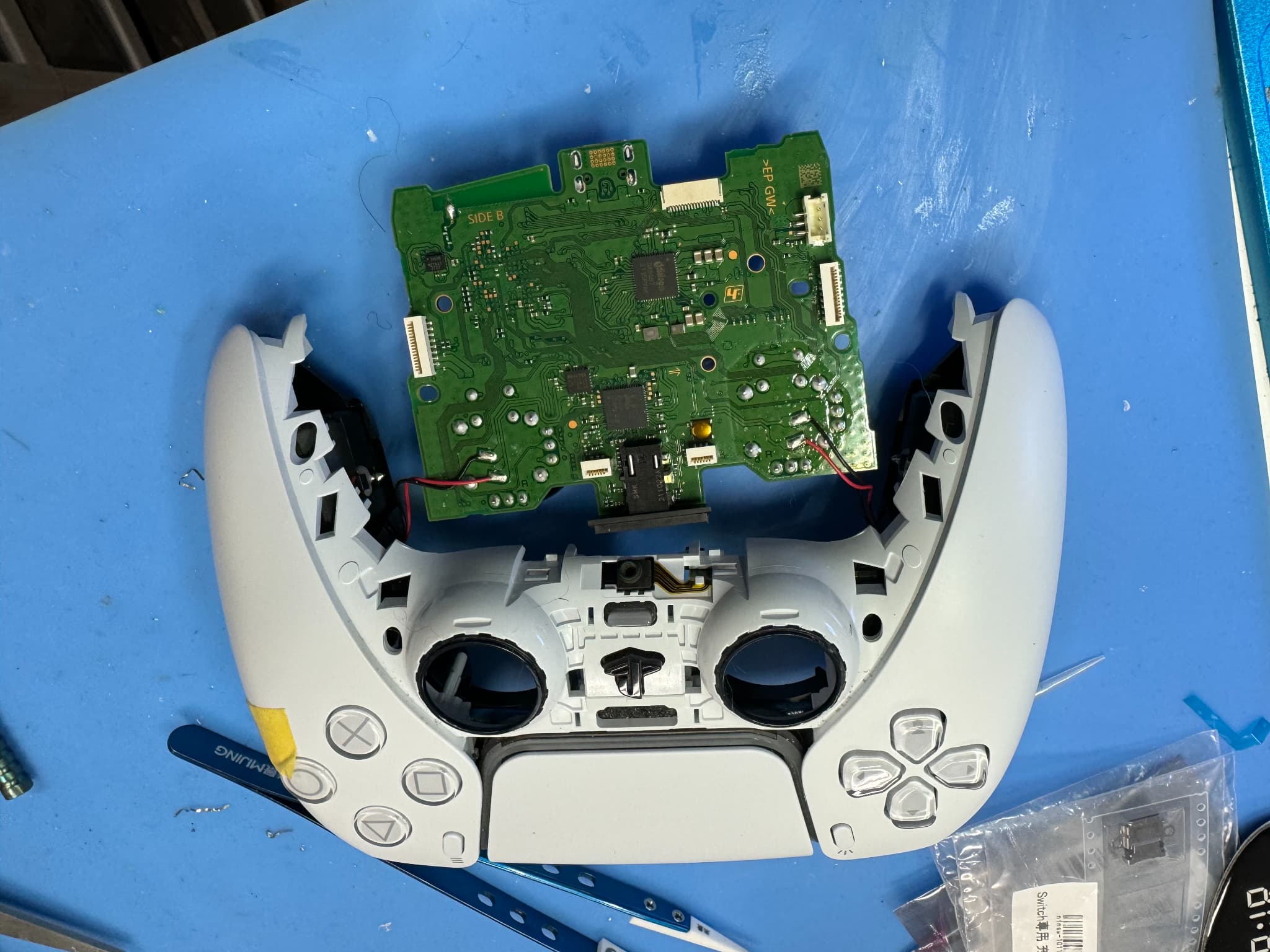 ps5コントローラ表基板