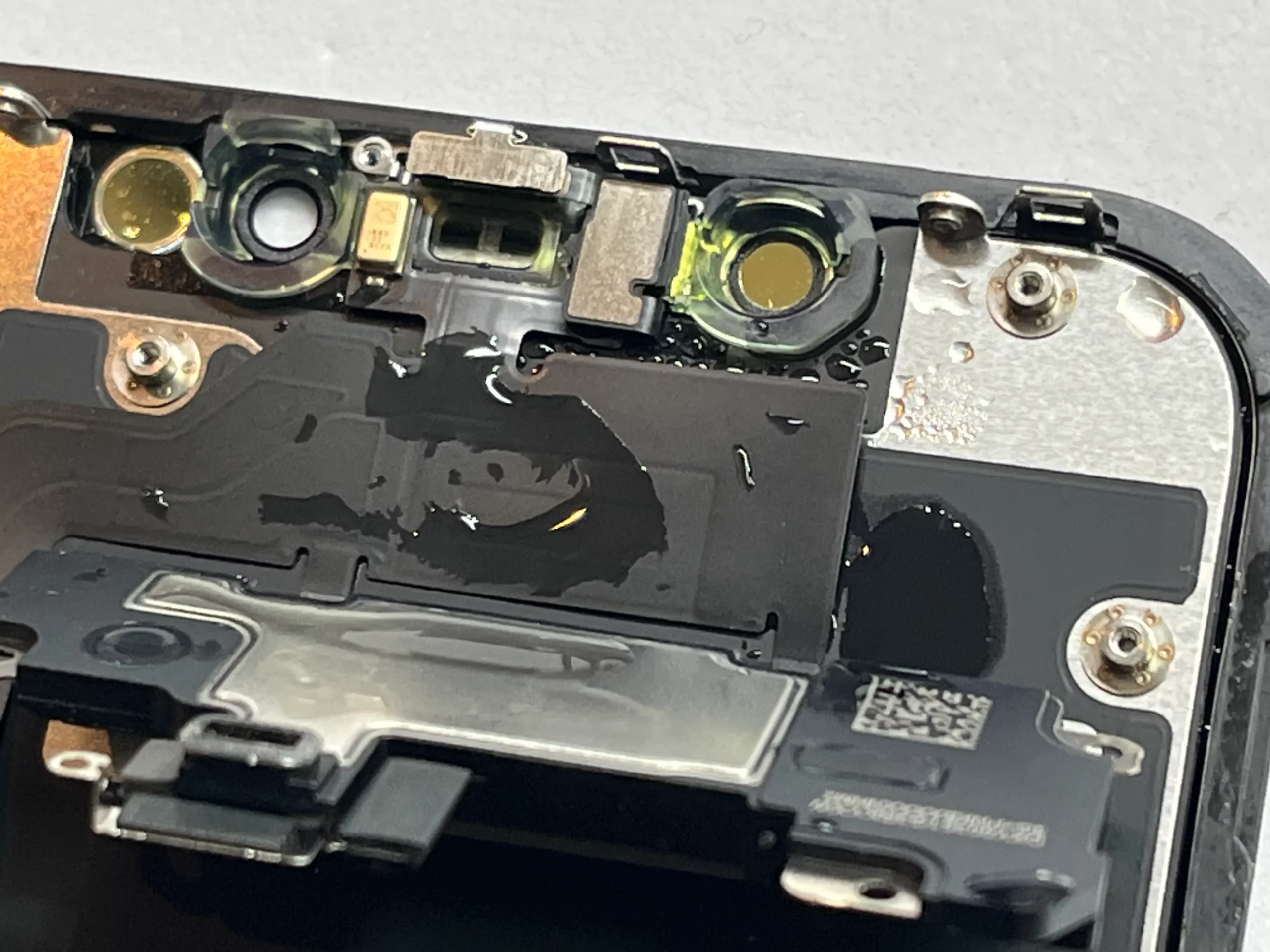 💧 iPhone 11の水没復旧修理