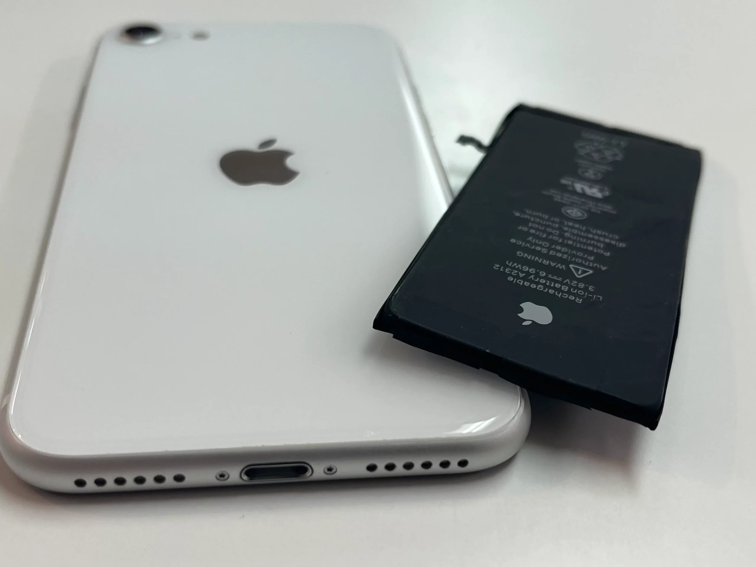 🔋 iPhone SE(第2世代)のバッテリー交換