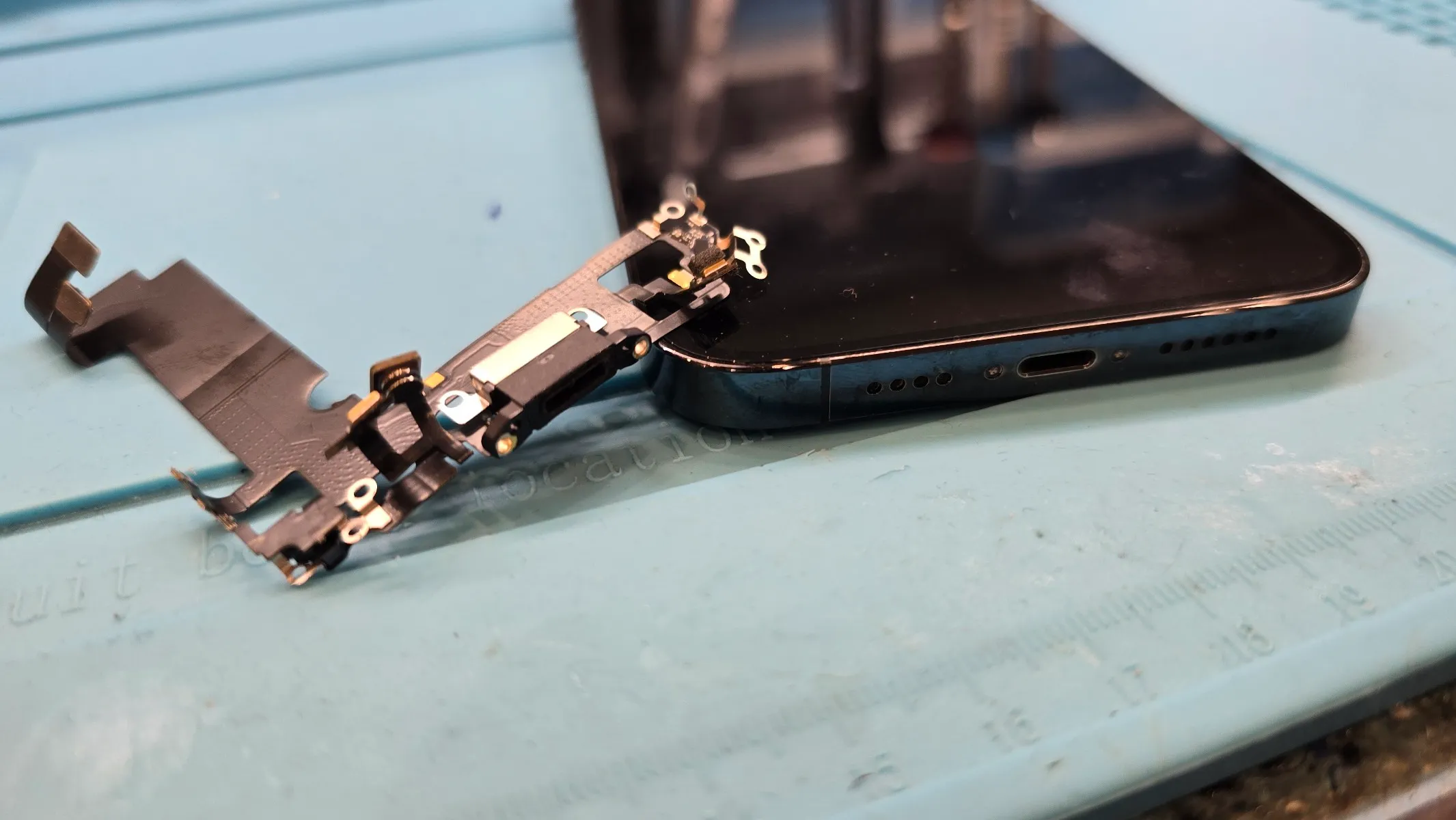 iPhone充電口