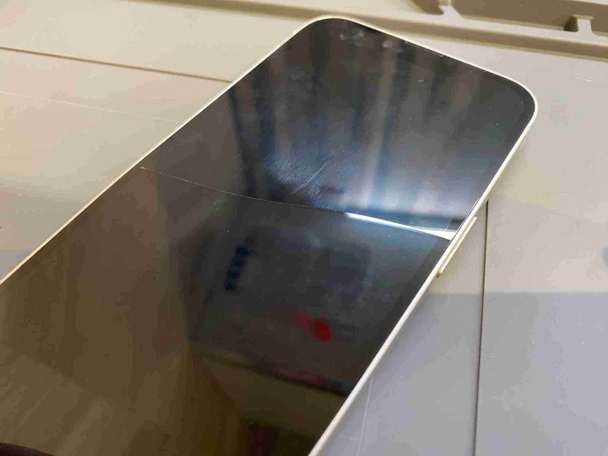 iPhone14画面修理前