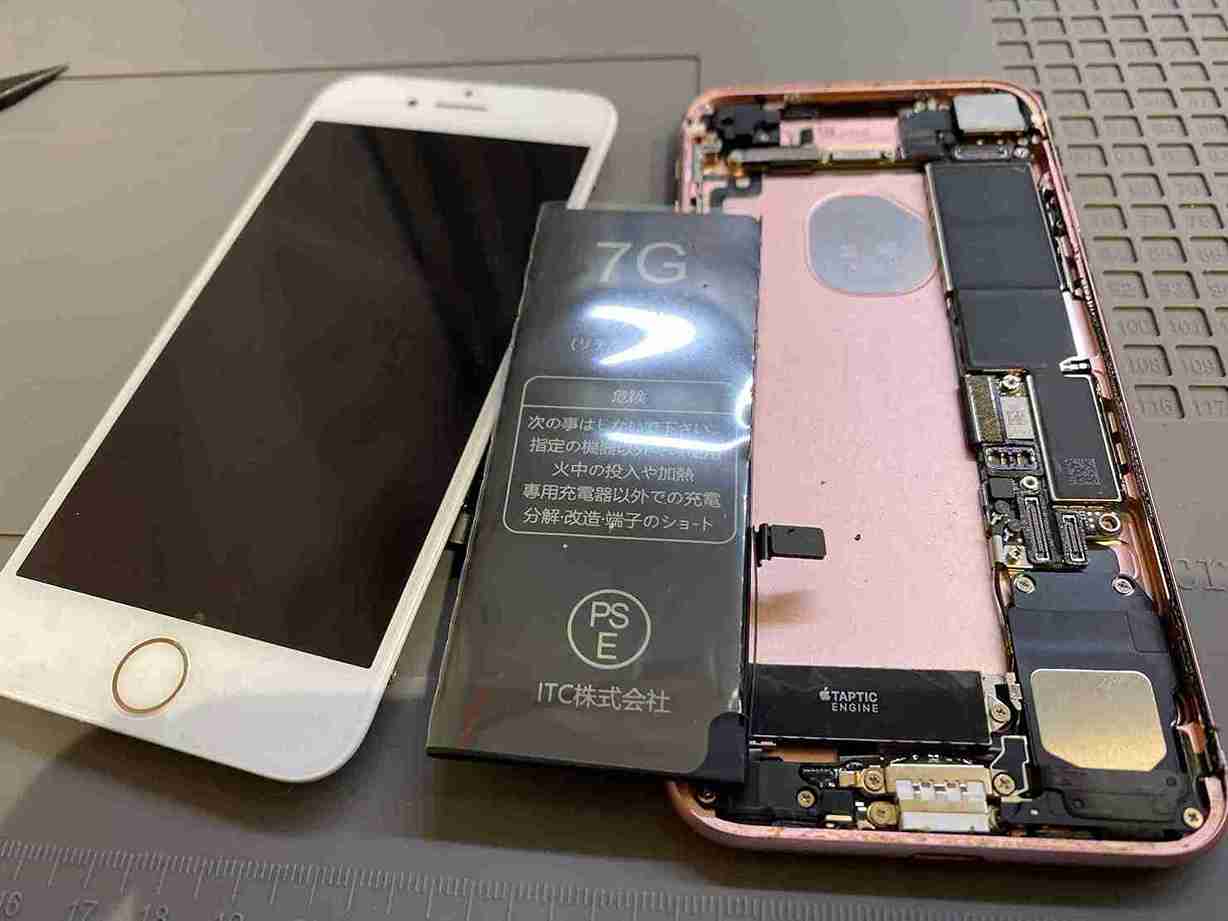iPhone7バッテリー/パネル同時交換中2