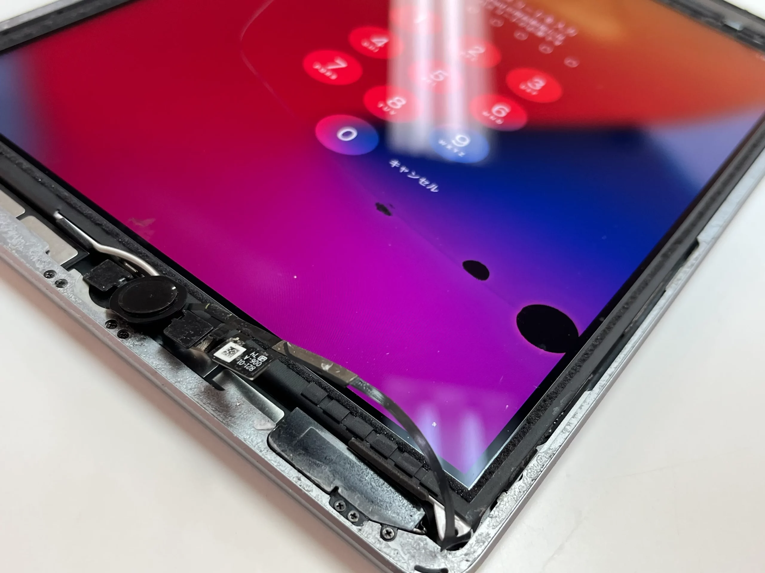 iPadの液晶漏れ、黒いシミやタッチ不良も即日修理対応できます｜札幌市西区スマートクリア琴似駅前店