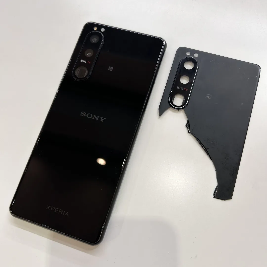 Xperia 5 IIIの背面パネル交換も即日対応可能！