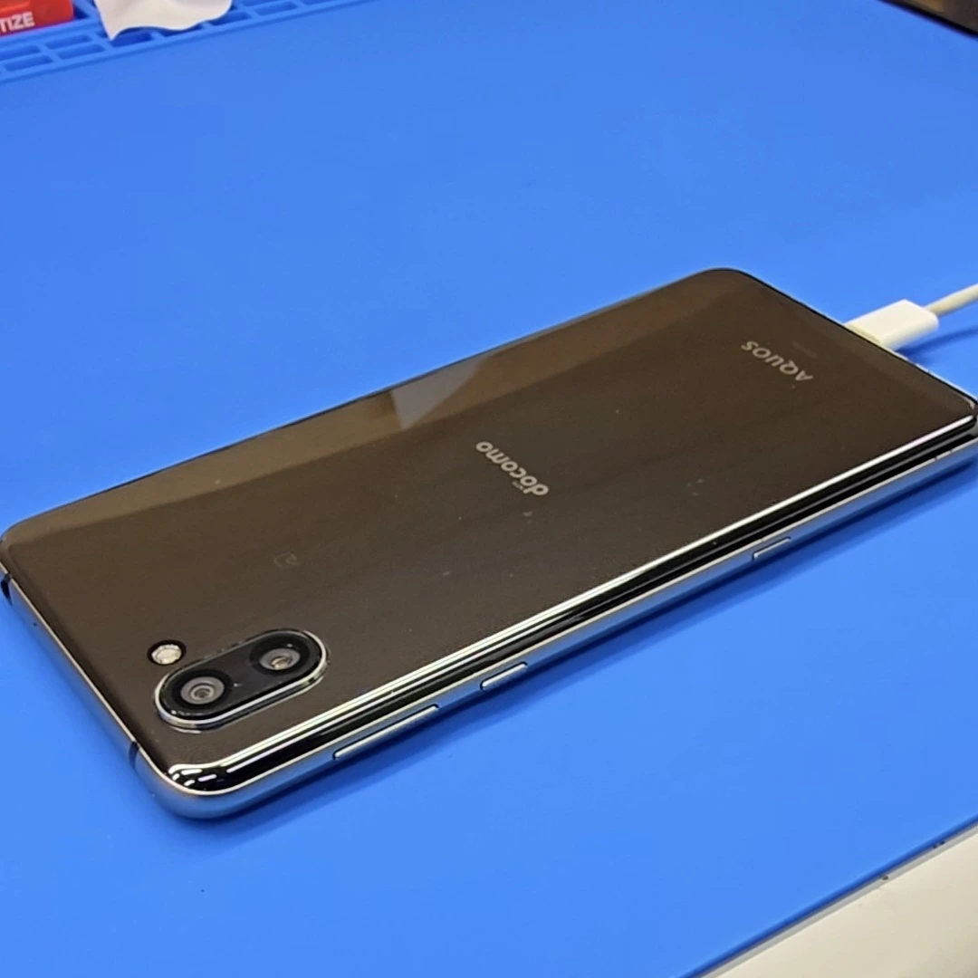「バッテリー交換完了後のAndroidスマホ｜バッテリー膨張も即日対応のスマートクリアイオン札幌西岡店」