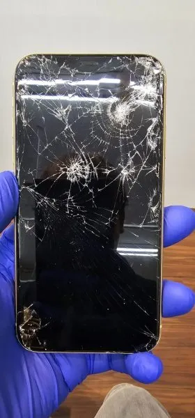 iPhoneの液晶交換、どっちが正解？スマートクリア ドン・キホーテ小樽店が解説する2種類の液晶の違い