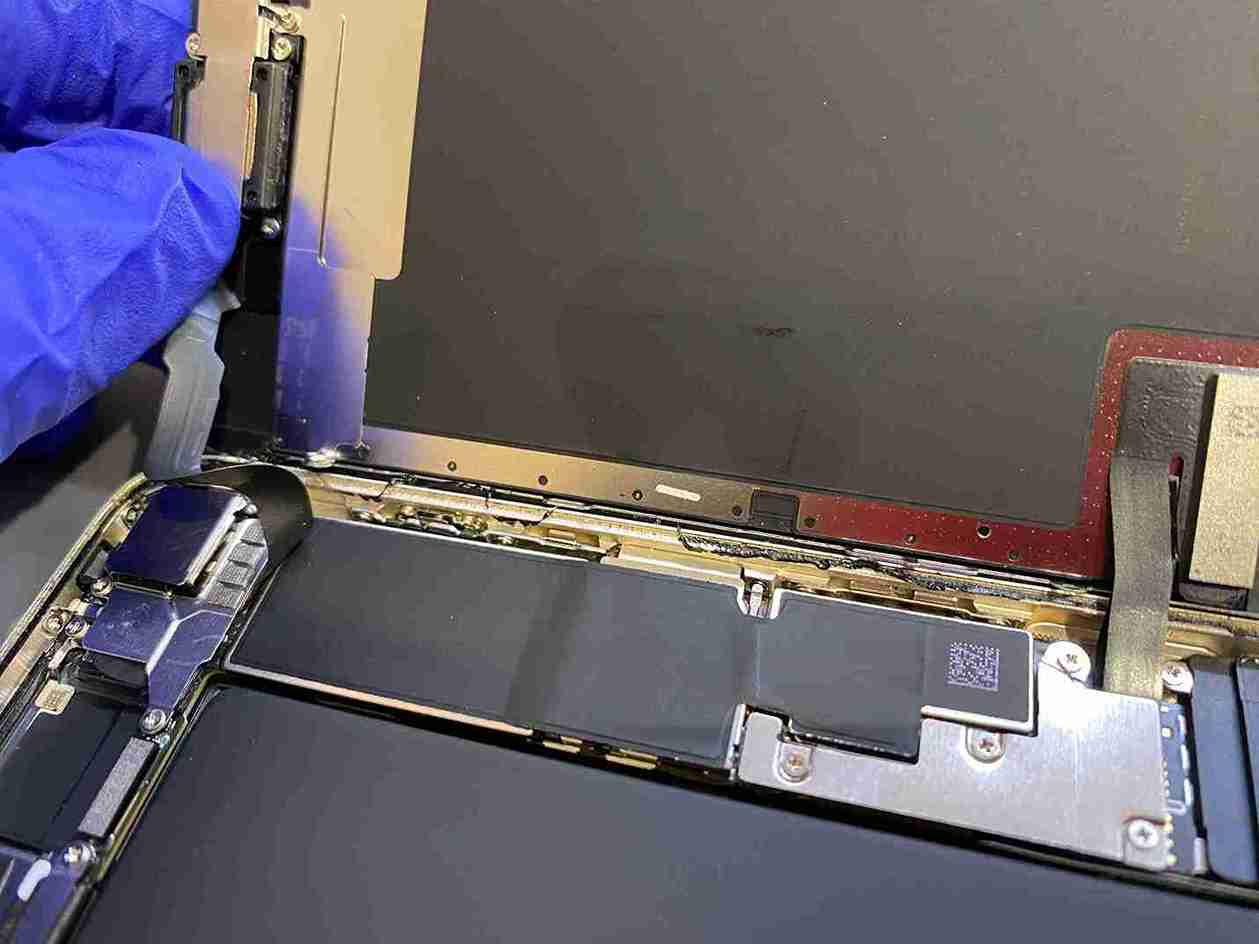 iPhoneってちょっとくらい雨に濡れても大丈夫？スマートクリア天神橋筋六丁目駅前店【天六】