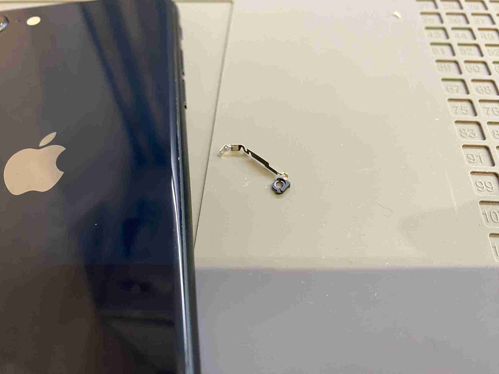 iPhoneSE3 NFCアンテナ 修理後