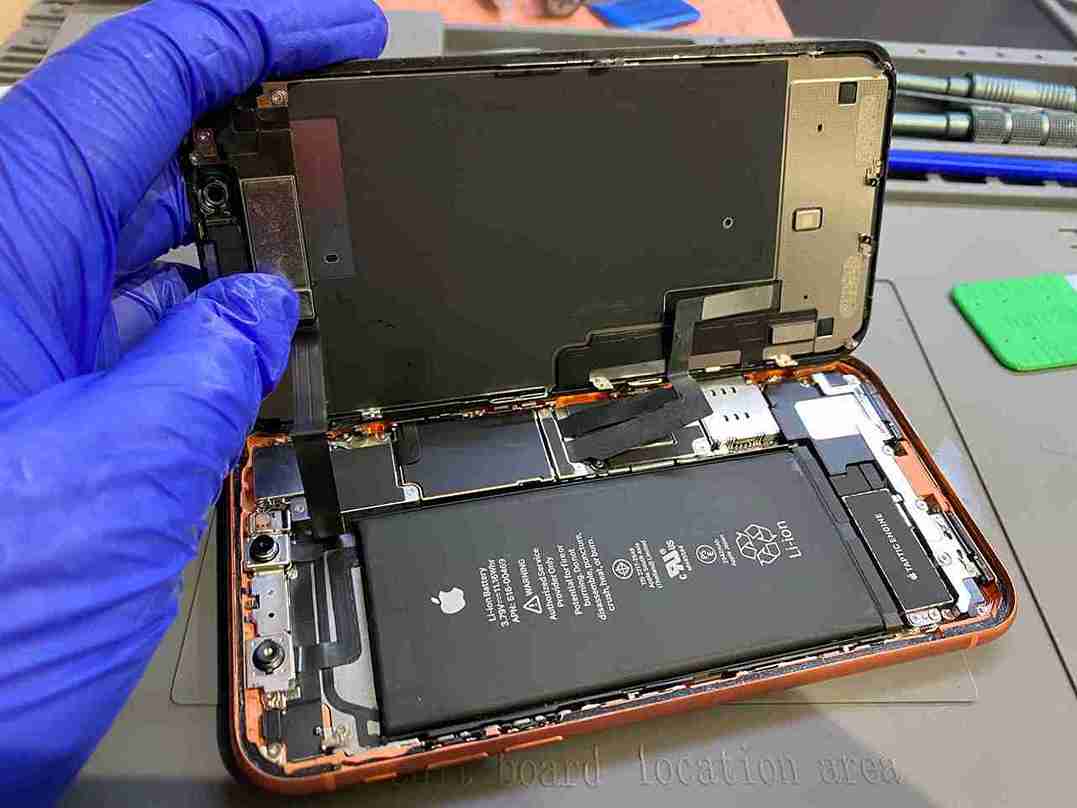 iPhoneバッテリーの最大容量が80%以下！実は充電容量が減ってるだけじゃありません！スマートクリア天神橋筋六丁目駅前店【天六】