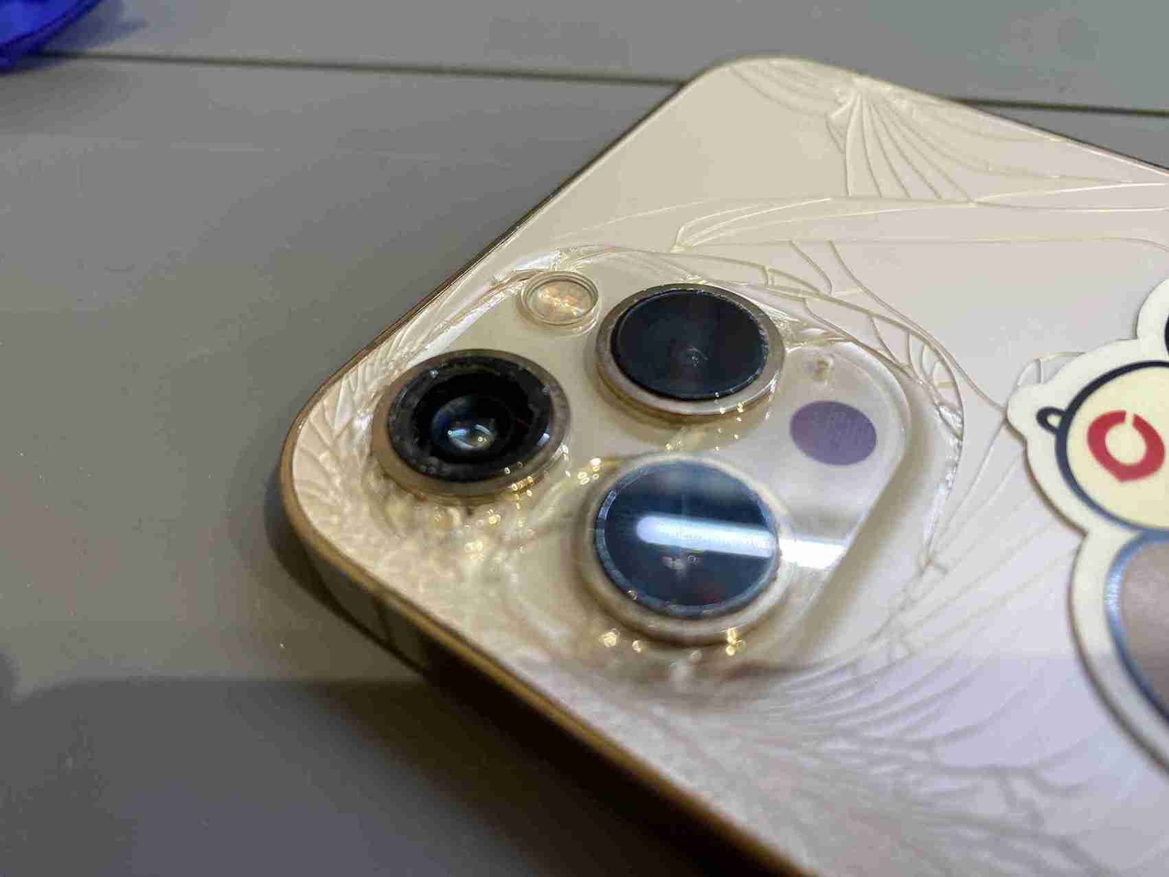 iPhone12 ProMax カメラレンズ修理前