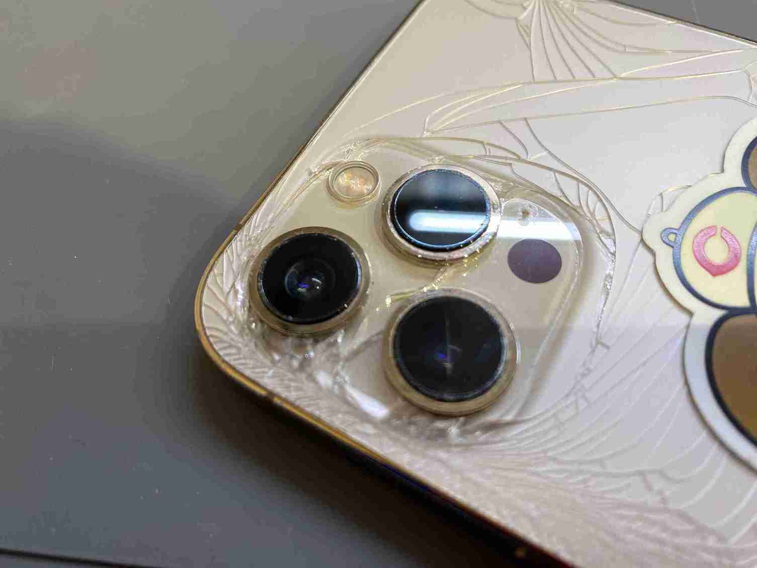 iPhone12 ProMax カメラレンズ割れ修理